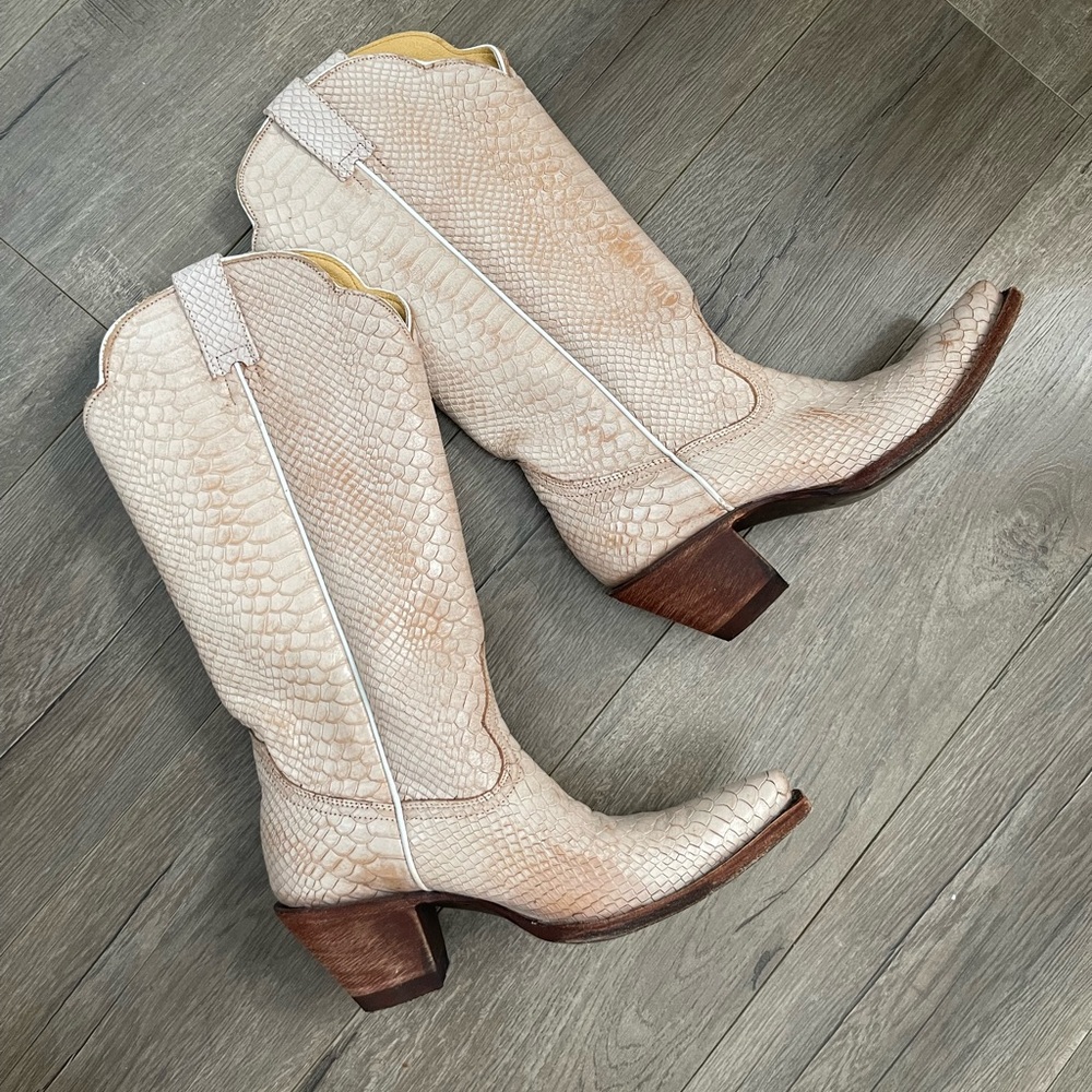 Bootbarn idyllwind strut western boots in ivory size 8